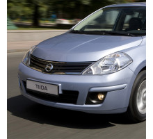 Бампер передний в цвет кузова Nissan Tiida (2007-2013)